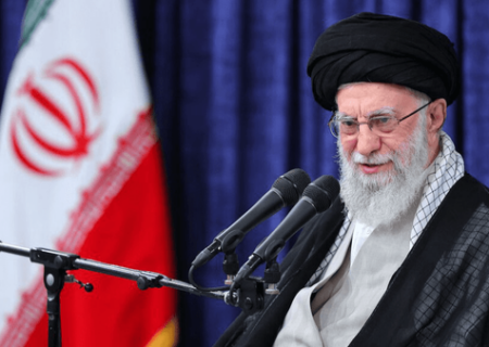 جوان های عزیز وحدت‌تان را حفظ کنید/ملت یکپارچه بر هر دشمنی فائق می‌آید